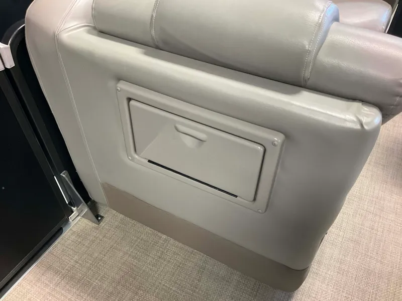 Slide: The Image of Premier 235 2014 - 36