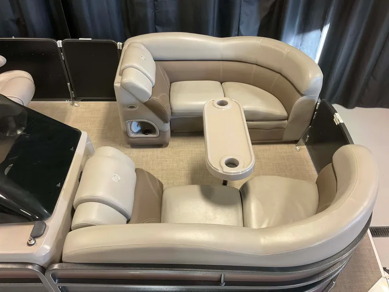 Slide: The Image of Premier 235 2014 - 5