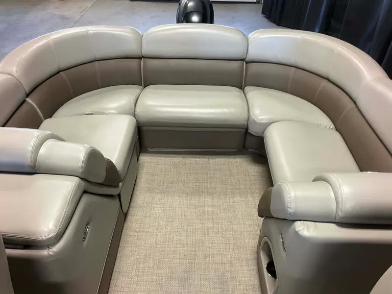 Slide: The Image of Premier 235 2014 - 54