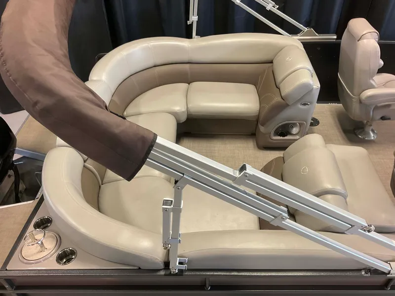 Slide: The Image of Premier 235 2014 - 7