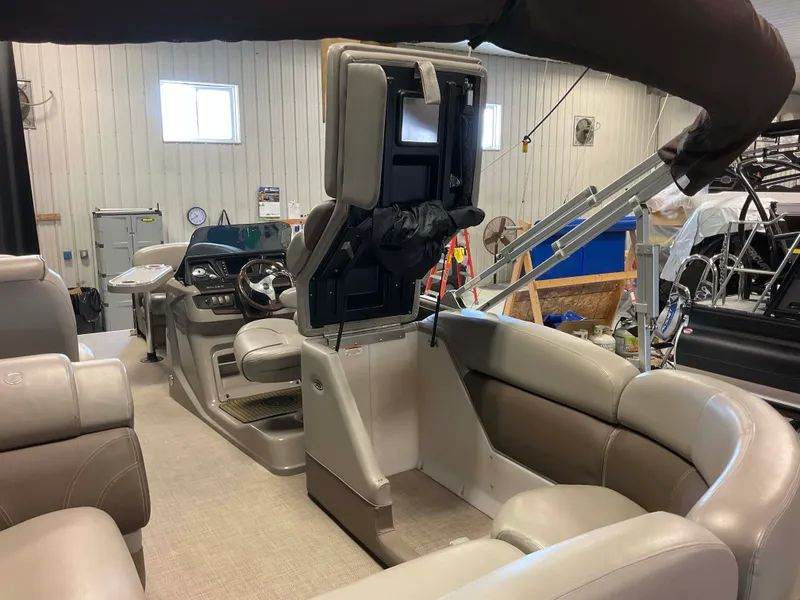 Slide: The Image of Premier 235 2014 - 72