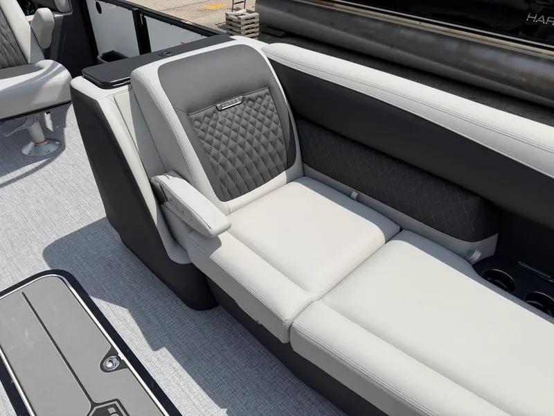 Slide: The Image of Harris Sunliner 250 2026 - 20