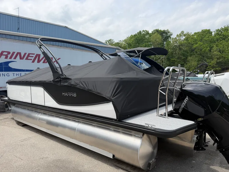 Slide: The Image of Harris Sunliner 250 2026 - 38