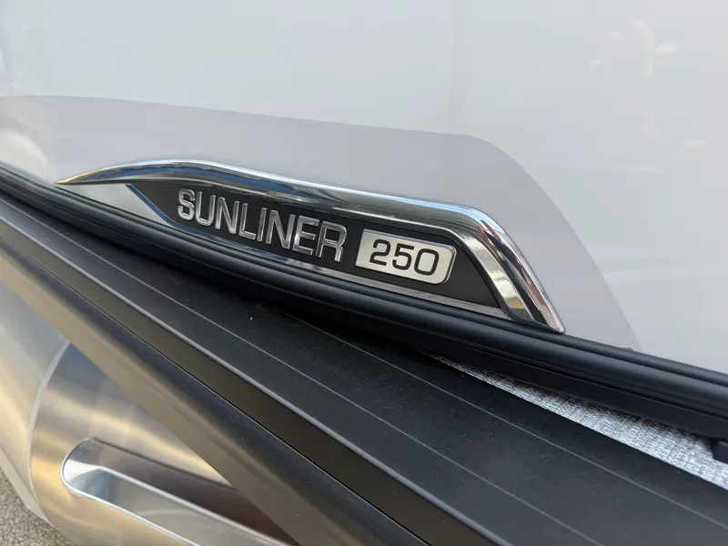 Slide: The Image of Harris Sunliner 250 2026 - 6
