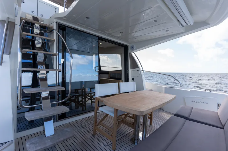 Slide: The Image of Prestige 50 FLY 2017 - 12