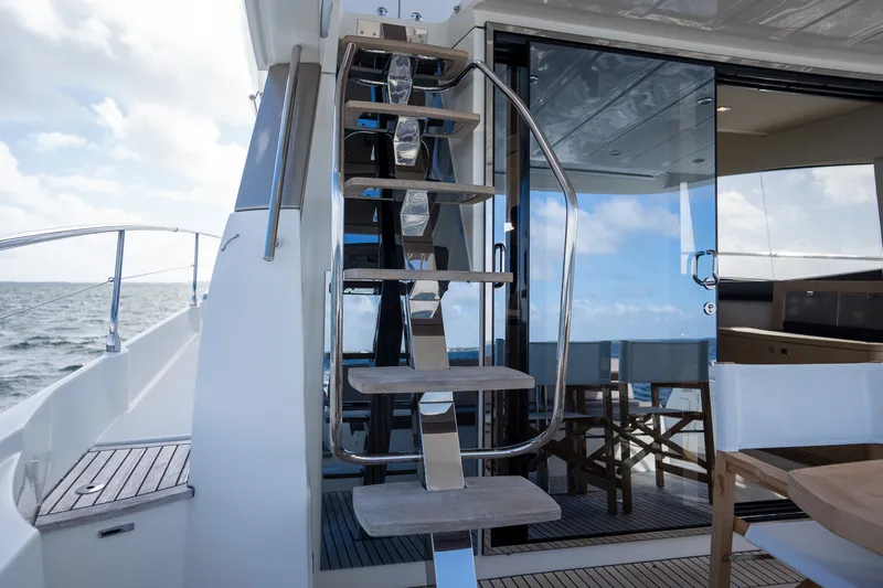 Slide: The Image of Prestige 50 FLY 2017 - 14