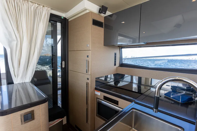 Slide: The Image of Prestige 50 FLY 2017 - 22