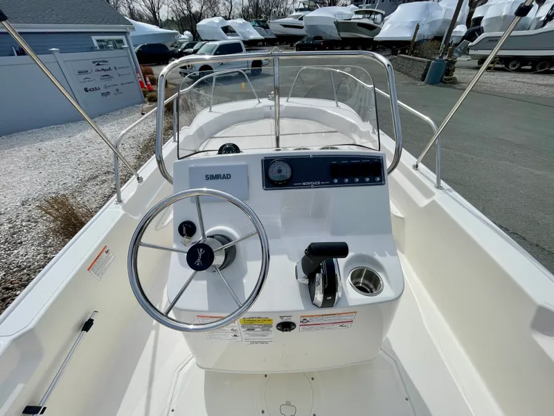 Slide: The Image of Boston Whaler 170 Montauk 2026 - 7