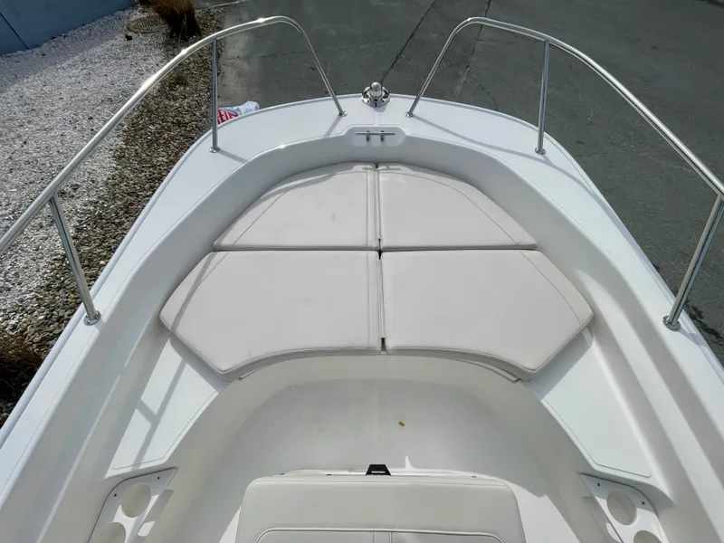 Slide: The Image of Boston Whaler 170 Montauk 2026 - 9