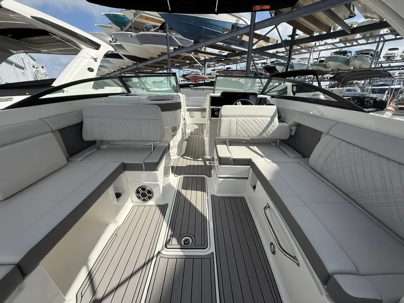 Slide: The Image of Sea Ray SDX 290 Outboard 2026 - 12
