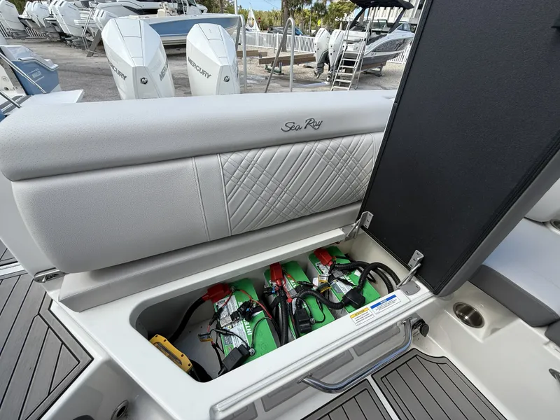 Slide: The Image of Sea Ray SDX 290 Outboard 2026 - 16