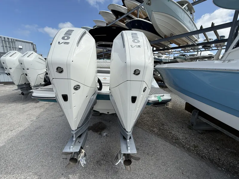 Slide: The Image of Sea Ray SDX 290 Outboard 2026 - 19