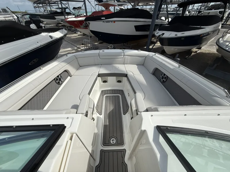 Slide: The Image of Sea Ray SDX 290 Outboard 2026 - 4