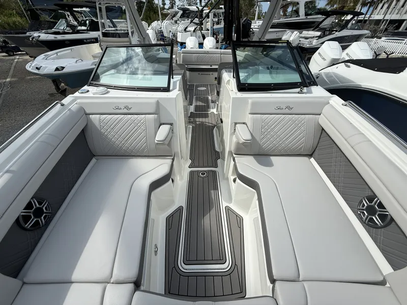 Slide: The Image of Sea Ray SDX 290 Outboard 2026 - 5