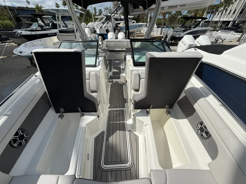 Slide: The Image of Sea Ray SDX 290 Outboard 2026 - 6