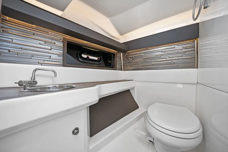 Slide: The Image of Sea Ray 310 SLX OB 2023 - 31