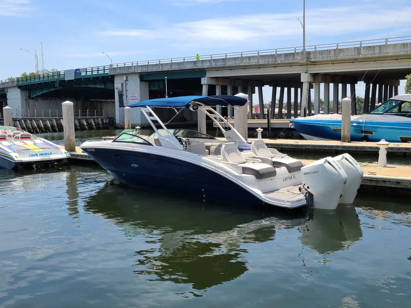 Slide: The Image of Sea Ray 290 SDX OB 2021 - 2