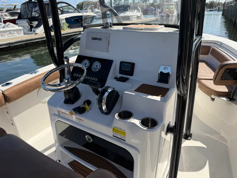 Slide: The Image of Sea Pro 219 CC 2020 - 21