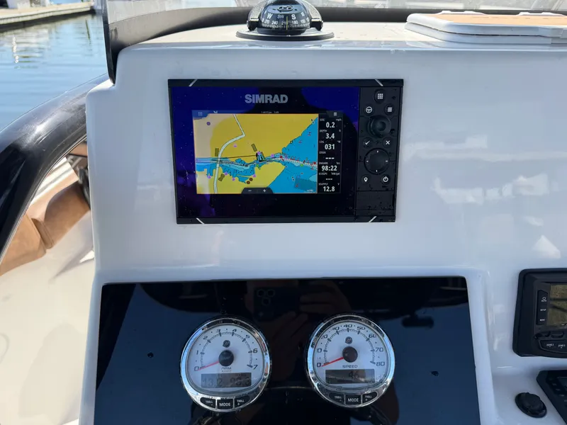 Slide: The Image of Sea Pro 219 CC 2020 - 22