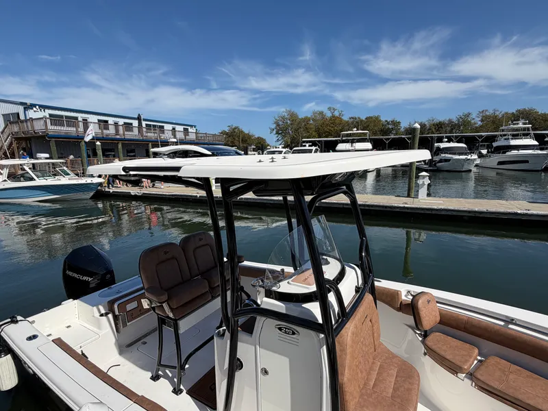 Slide: The Image of Sea Pro 219 CC 2020 - 7