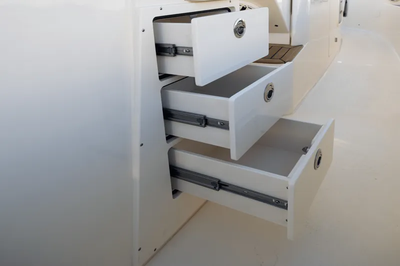 Slide: The Image of Scout 357 LXF 2025 - 32