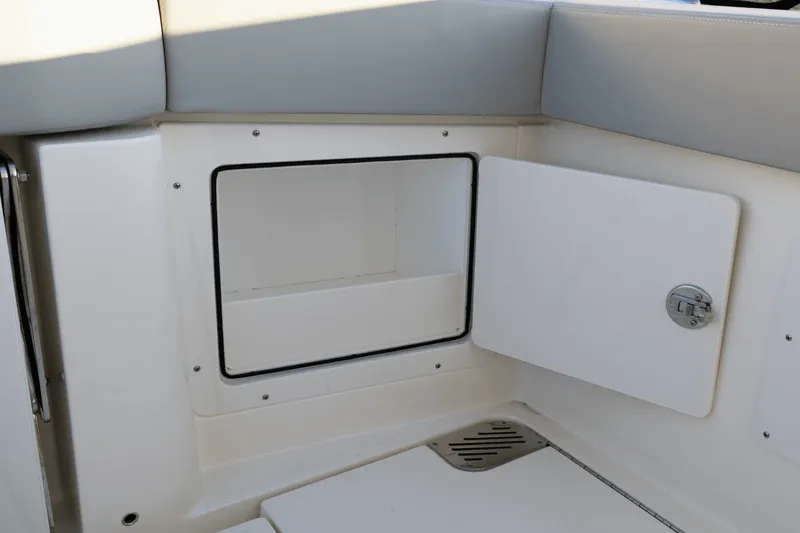 Slide: The Image of Scout 357 LXF 2025 - 39