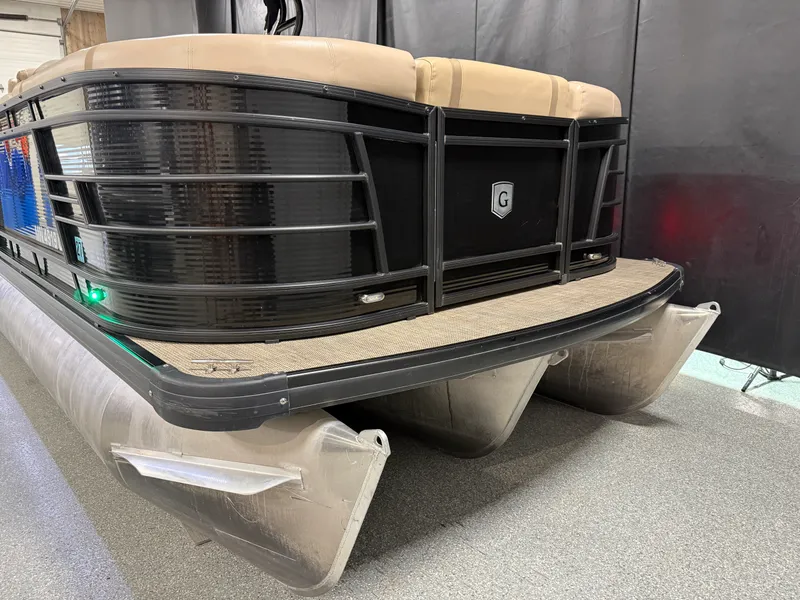 Slide: The Image of Godfrey AQUA PATIO 235SD 2018 - 10