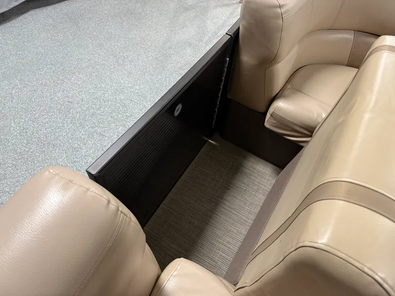 Slide: The Image of Godfrey AQUA PATIO 235SD 2018 - 100