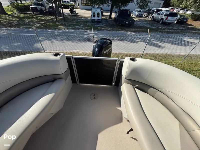 Slide: The Image of Cypress Cay Seabreeze 232 Freedom 2023 - 16843546