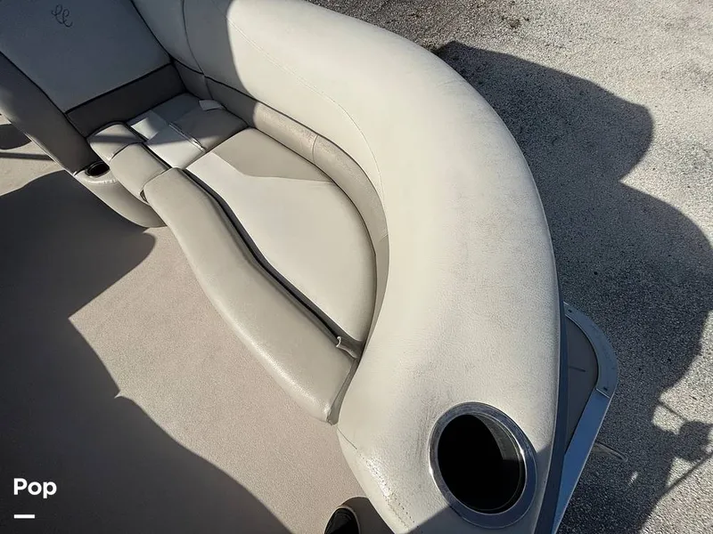 Slide: The Image of Cypress Cay Seabreeze 232 Freedom 2023 - 16843510