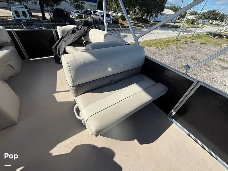 Slide: The Image of Cypress Cay Seabreeze 232 Freedom 2023 - 16843531
