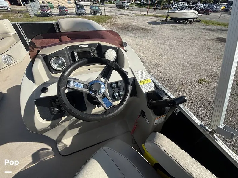Slide: The Image of Cypress Cay Seabreeze 232 Freedom 2023 - 16843529
