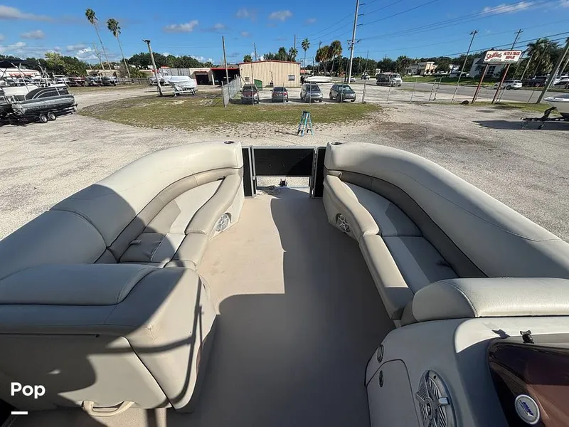 Slide: The Image of Cypress Cay Seabreeze 232 Freedom 2023 - 16843518