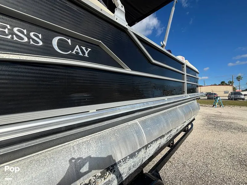 Slide: The Image of Cypress Cay Seabreeze 232 Freedom 2023 - 16843487