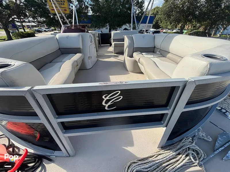 Slide: The Image of Cypress Cay Seabreeze 232 Freedom 2023 - 16843499