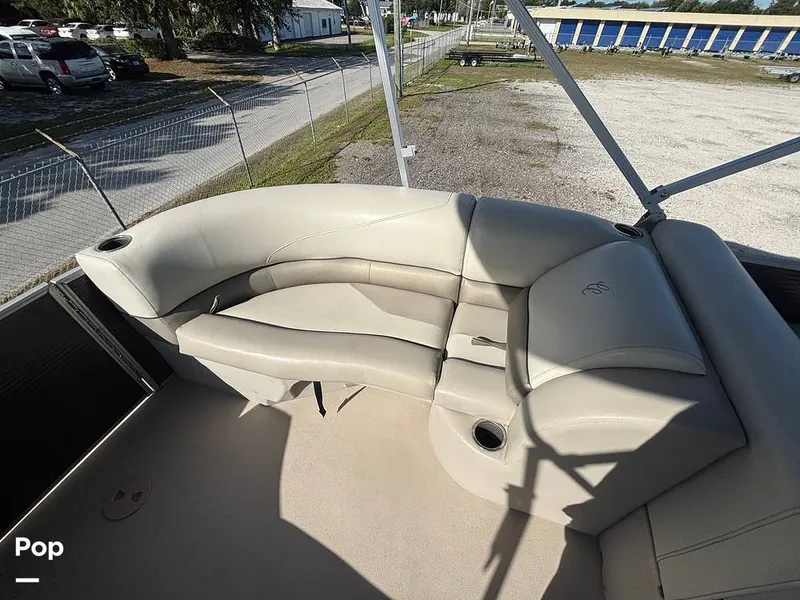 Slide: The Image of Cypress Cay Seabreeze 232 Freedom 2023 - 16843544