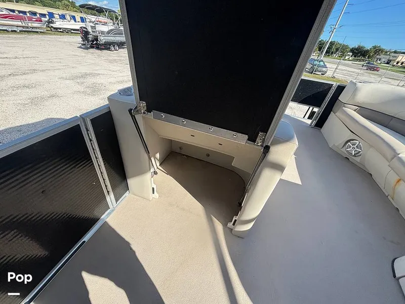 Slide: The Image of Cypress Cay Seabreeze 232 Freedom 2023 - 16843516