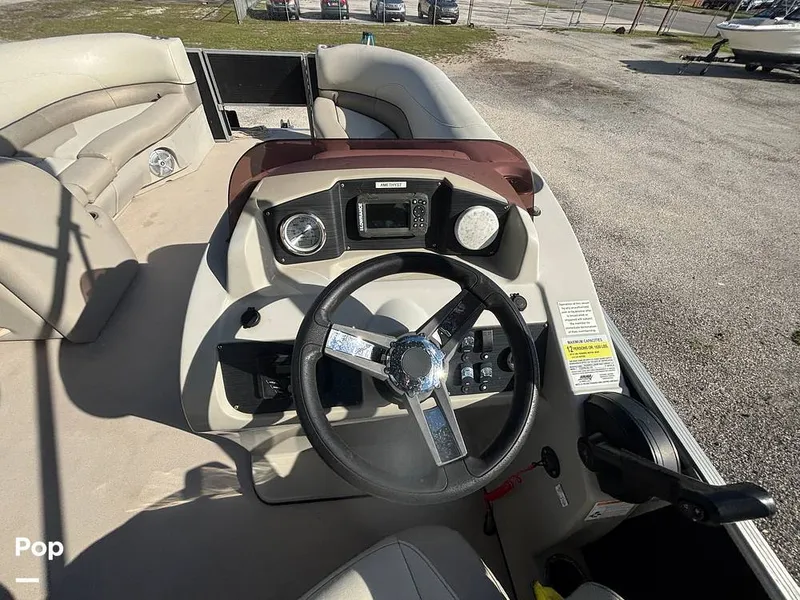 Slide: The Image of Cypress Cay Seabreeze 232 Freedom 2023 - 16843526