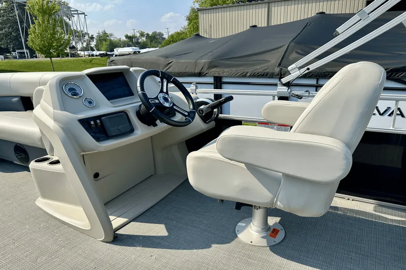 Slide: The Image of Starcraft LX 20 R 2025 - 10