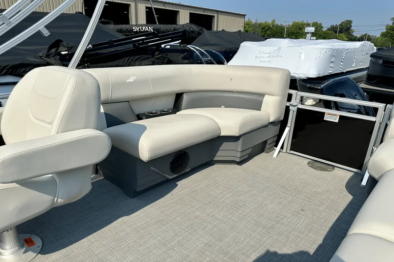 Slide: The Image of Starcraft LX 20 R 2025 - 11