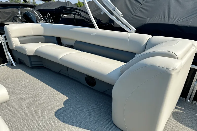 Slide: The Image of Starcraft LX 20 R 2025 - 13