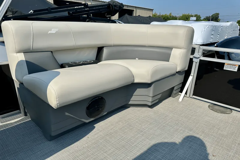 Slide: The Image of Starcraft LX 20 R 2025 - 14