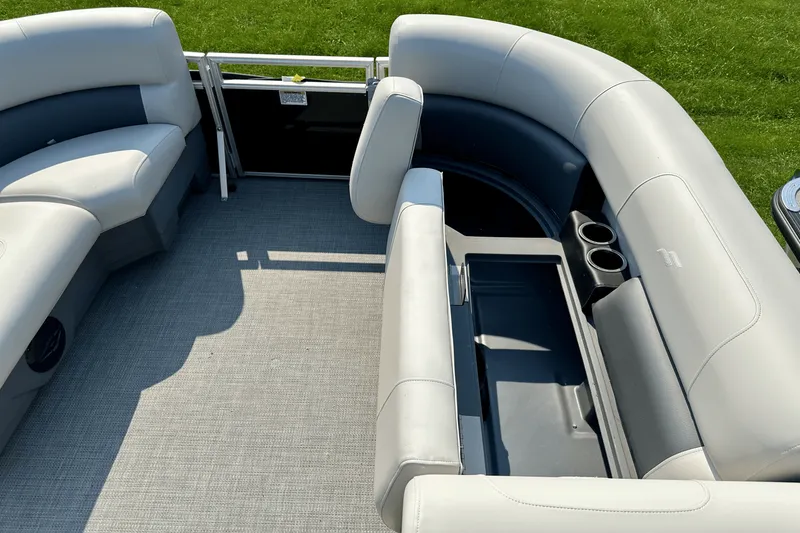 Slide: The Image of Starcraft LX 20 R 2025 - 21