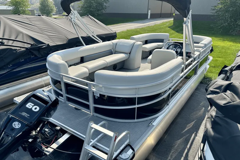 Slide: The Image of Starcraft LX 20 R 2025 - 22