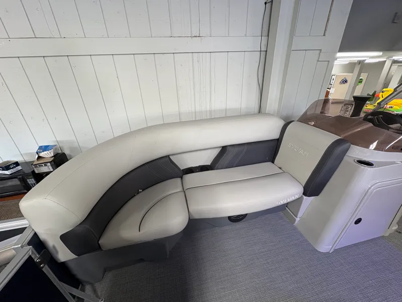 Slide: The Image of Sylvan MIRAGE 820 2025 - 10