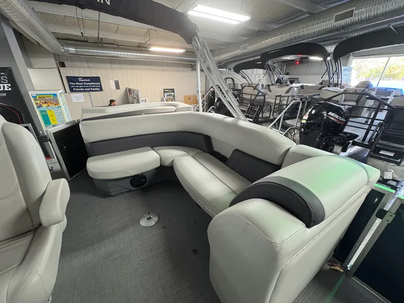 Slide: The Image of Sylvan MIRAGE 820 2025 - 11