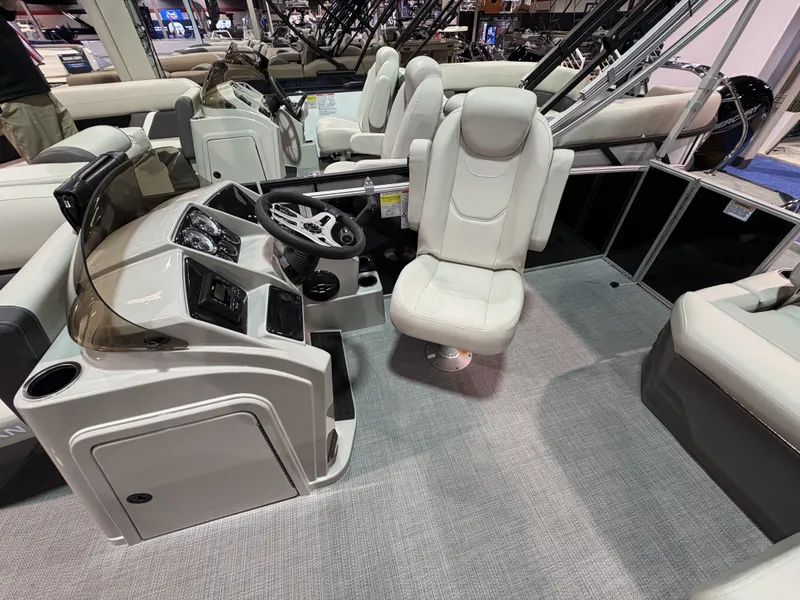 Slide: The Image of Sylvan MIRAGE 822 2025 - 6