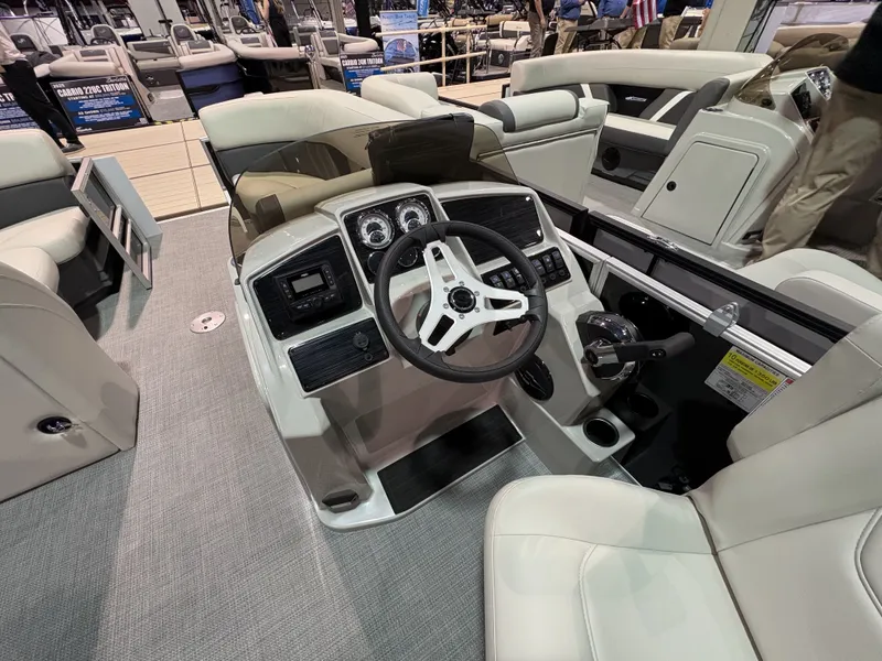 Slide: The Image of Sylvan MIRAGE 822 2025 - 7