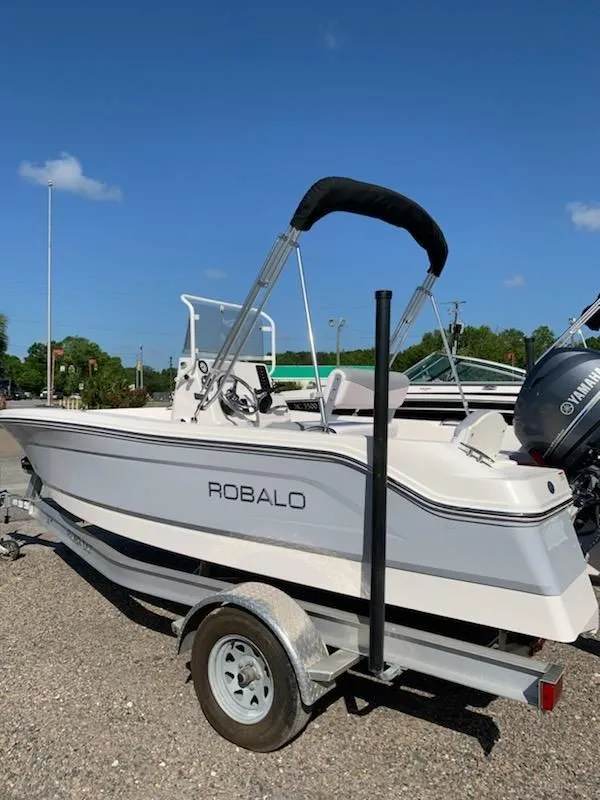 Slide: The Image of Robalo R160 2020 - 4