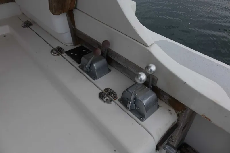 Slide: The Image of Blackfin 29 Flybridge 1988 - 22
